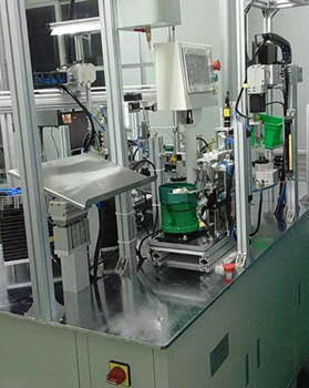 自動送料鉚接機主要組成結(jié)構(gòu)有哪些？