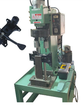 國(guó)產(chǎn)液壓鉚接機(jī)多少錢(qián)一臺(tái)？