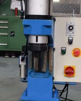 采購一臺液壓鉚接機(jī)要多少錢？