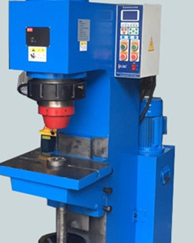 非標(biāo)定制鉚接機(jī)的價(jià)格貴嗎？