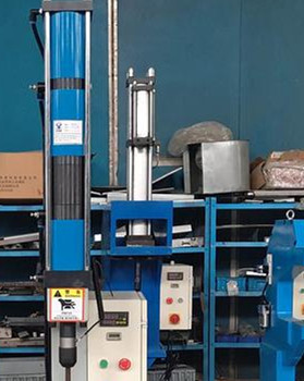 國(guó)內(nèi)廠(chǎng)家生產(chǎn)的鉚接機(jī)價(jià)格貴嗎？