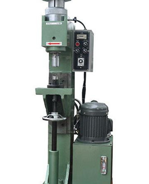 合格的氣壓鉚接機(jī)有哪些特點(diǎn)？